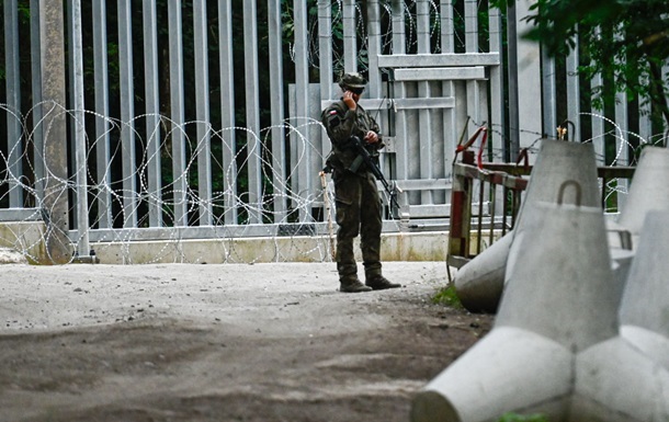 Новини світу - Польща стягує до кордону з Білоруссю та Росією 40 тисяч військових - ЗМІ