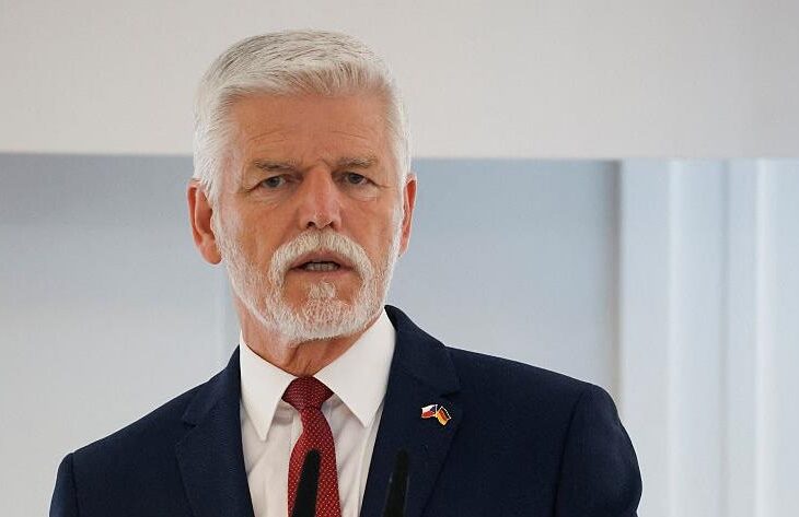 Новини світу - Президент Чехії закликав НАТО збивати літаки РФ