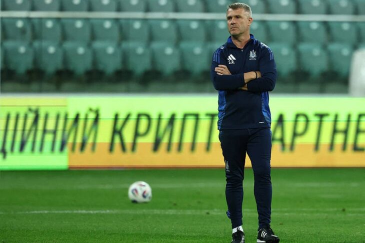Новини спорту - Ребров ставить знак рівності між гравцями і їхніми фанами: Це нині важливо