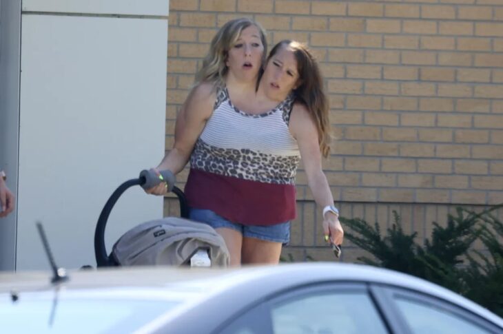 Новини світу - Сіамські близнючки Еббі та Бріттані вперше стали мамами - ЗМІ