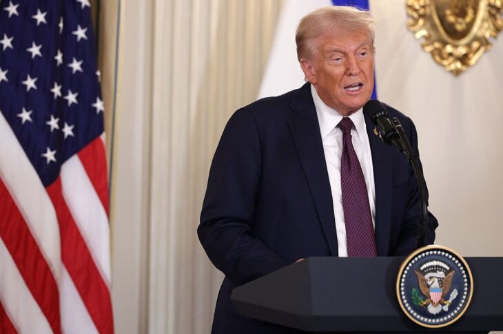 Новини бізнесу - Трамп запровадив нові мита на деревину та меблі