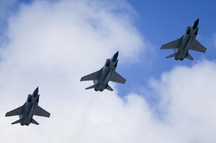 Новини світу - Три російські МіГ-31 пролетіли над Естонією