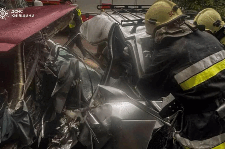 Новини України - У ДТП на Київщині загинула людина, четверо постраждали