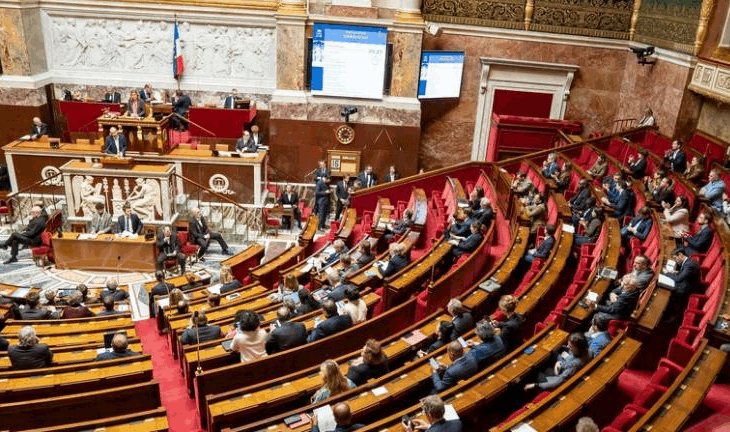 Новини світу - У Франції активіст надіслав депутатам 600 презервативів