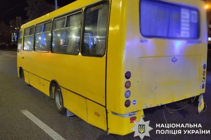 Новини Києва - У Києві водій Mercedes напідпитку врізався в маршрутку