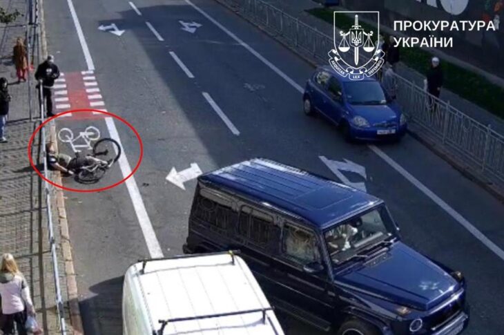 Новини Києва - У Києві водій Mercedes побив велосипедиста до втрати свідомості