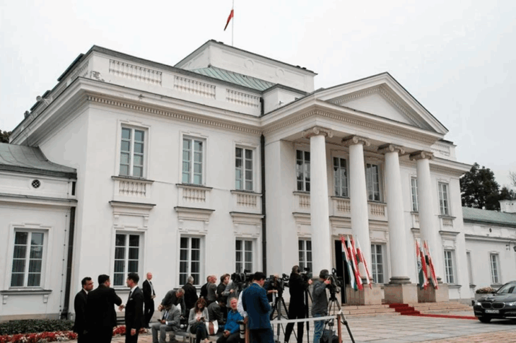 Новини світу - У Польщі знешкодили дрон, який літав над урядовими будівлями