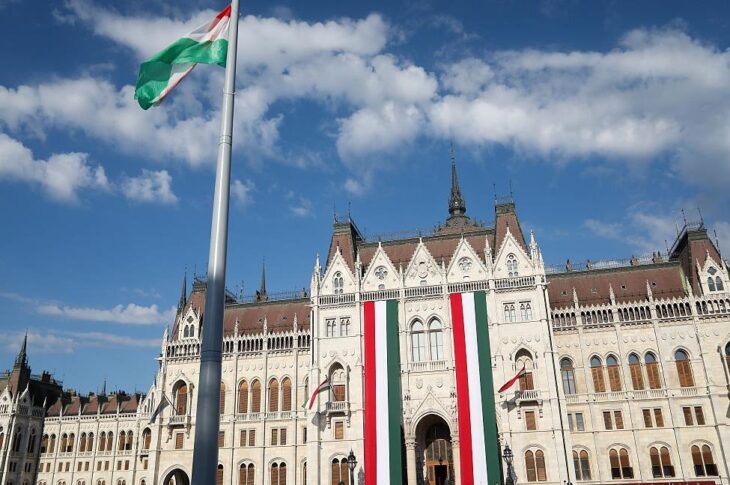 Новини світу - Угорщина приєдналася до обговорення щодо "стіни дронів" - ЗМІ