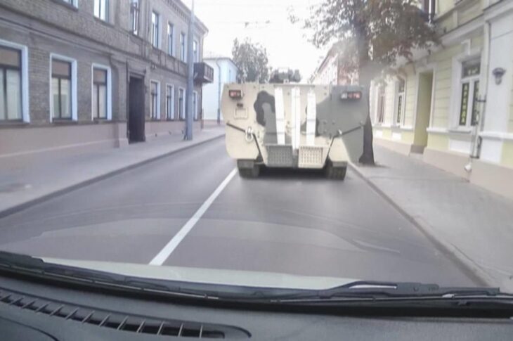 Новини світу - В Білорусі зафіксували новітній російський БТР-22