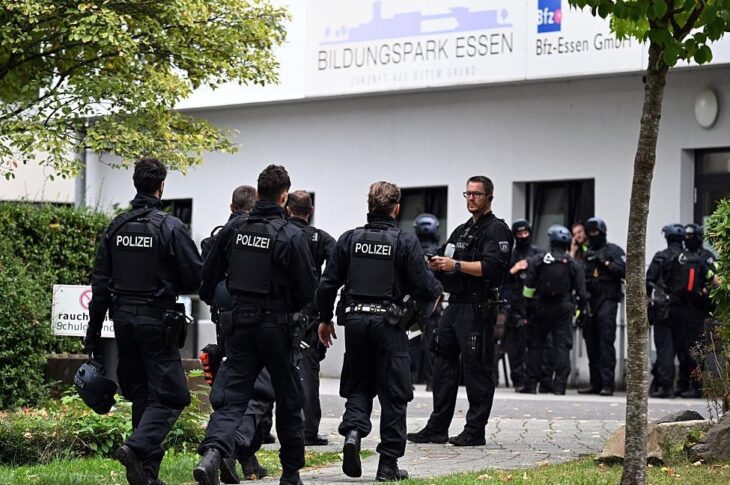 Новини світу - В Німеччині студент поранив ножем викладачку: його застрелила поліція