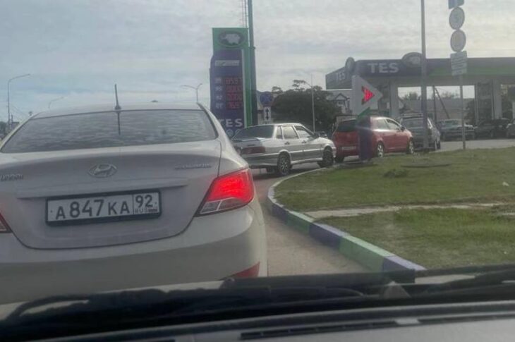 Новини світу - В окупованому Севастополі обмежили продаж бензину