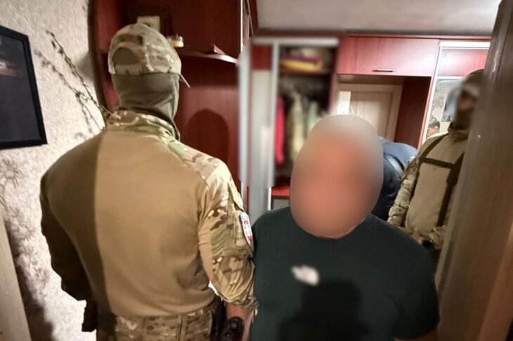 Новини Києва - Вбивство біля сміттєвого контейнера на Київщині: затримано підозрюваного