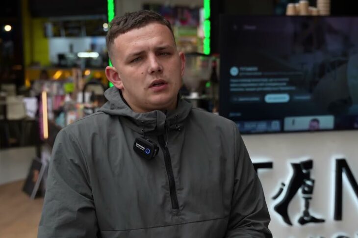 Країна амбітних людей. Історія Олександра Толоченка