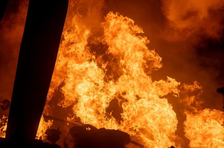 Новини України - Атака дронів на Харків: спалахнула пожежа на цивільному підприємстві