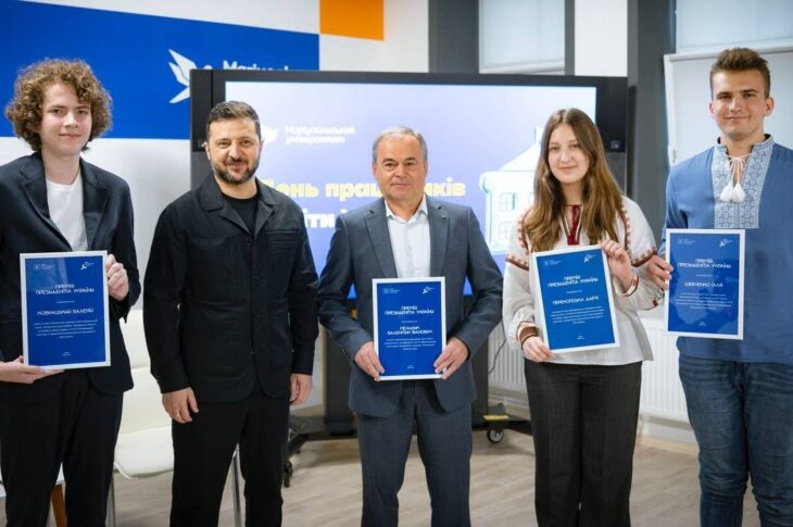 Напередодні Дня освітян Президент зустрівся з вчителями, викладачами, студентами та школярами