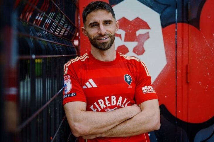 Новини спорту - Екс-вінгер топ-клубів Європи продовжить кар'єру у четвертому дивізіоні Англії