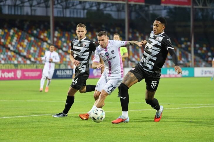 Новини спорту - Епіцентр приймав Зорю і дав їй можливість забити двічі