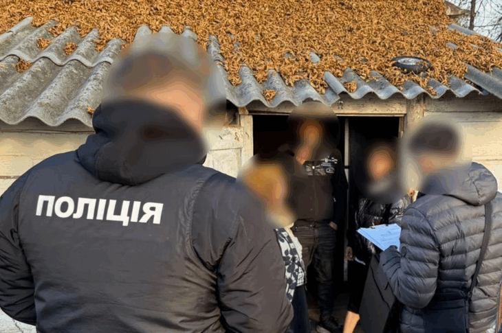 Новини України - Фіктивне батьківство для виїзду за кордон: на Волині викрили ділків