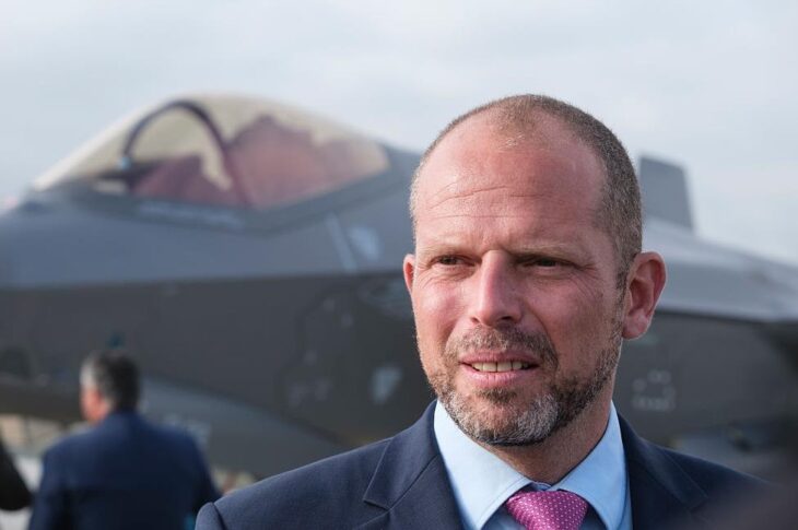 Новини світу - Глава Міноборони Бельгії пригрозив "зрівняти Москву з землею"