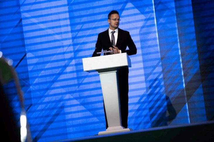 Новини України - Голова МЗС Угорщини зробив заяву російською