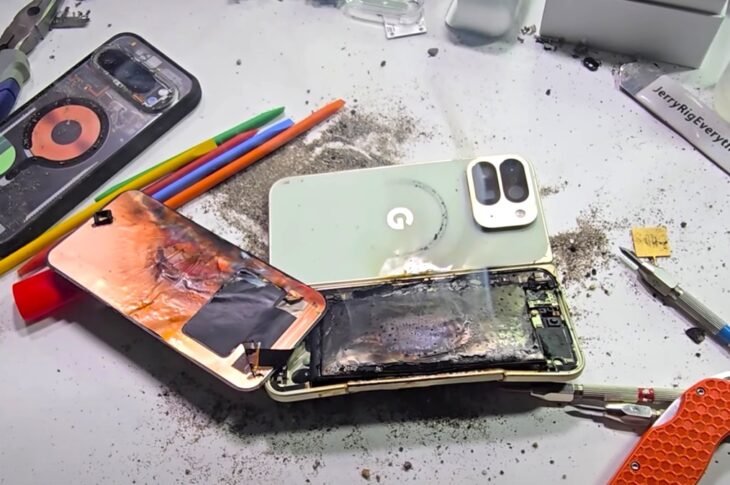 Технології - Google Pixel 10 Pro Fold вибухнув під час тесту на міцність