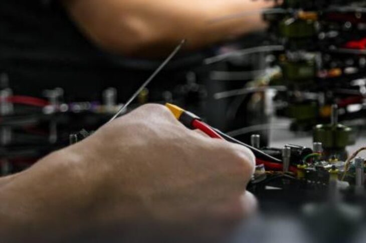 Новини України - Кабмін вирішив "сховати" виробників зброї