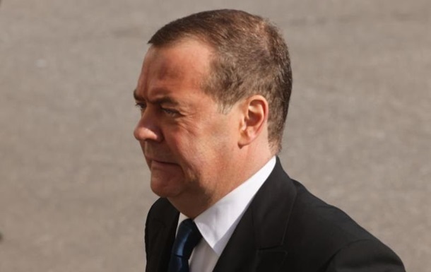 Новини світу - Медведєв заявив про "акт війни" з боку Трампа