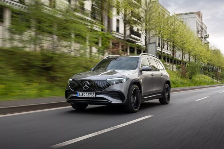 Авто новини - Mercedes знімає з виробництва свій найдоступніший електрокар