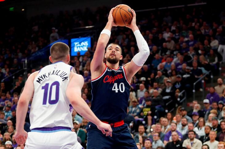 Новини спорту - Михайлюк грає класний перший матч за Юту Джаз у новому сезоні