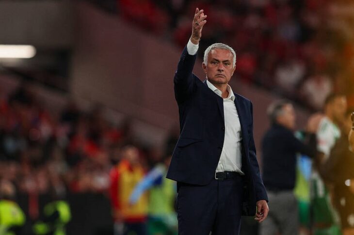 Новини спорту - Моурінью оцінив підготовку Бенфіки до матчу з Порту на тлі хвороби гравців