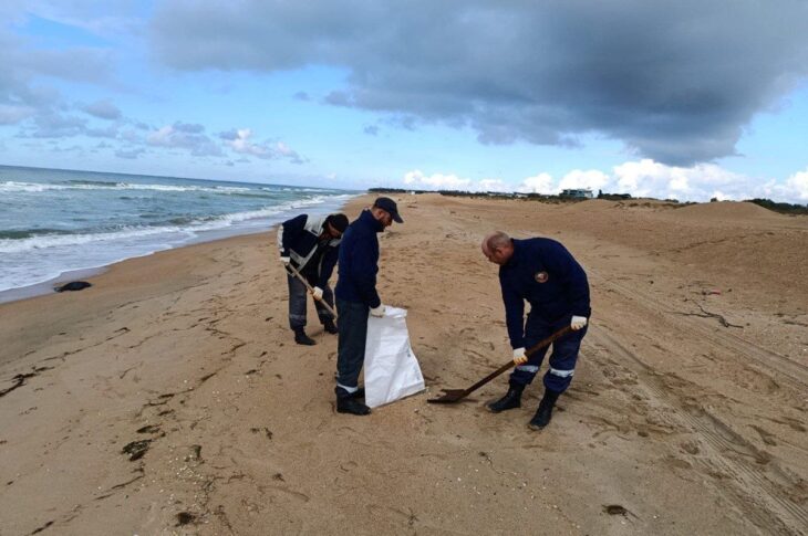 Новини світу - На пляжах Анапи з'явилися нові викиди мазуту