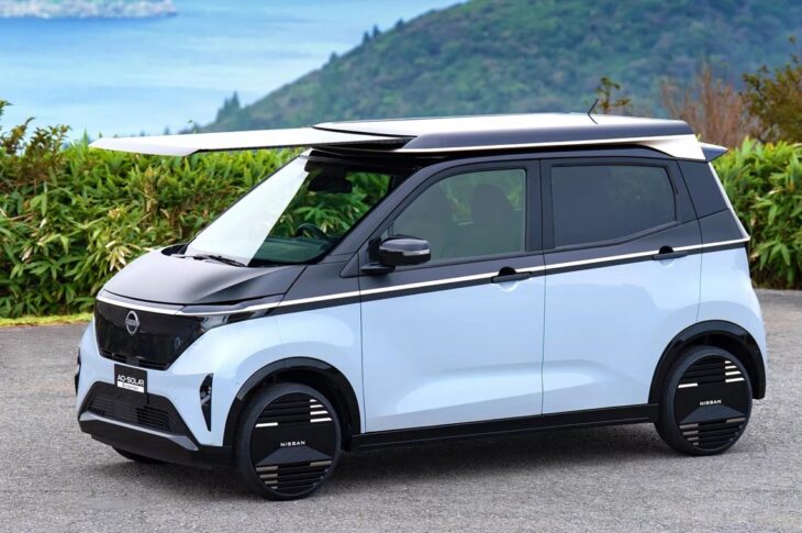 Авто новини - Nissan встановить сонячні батареї на даху електромобілів