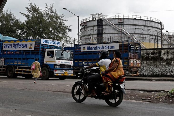Новини бізнесу - НПЗ Індії готуються скоротити імпорт російської нафти - ЗМІ