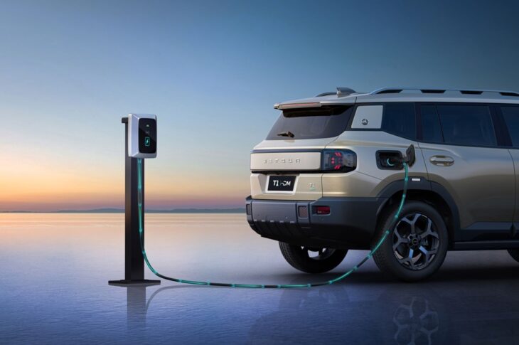 Авто новини - Перша гібридна модель від JETOUR незабаром в Україні!