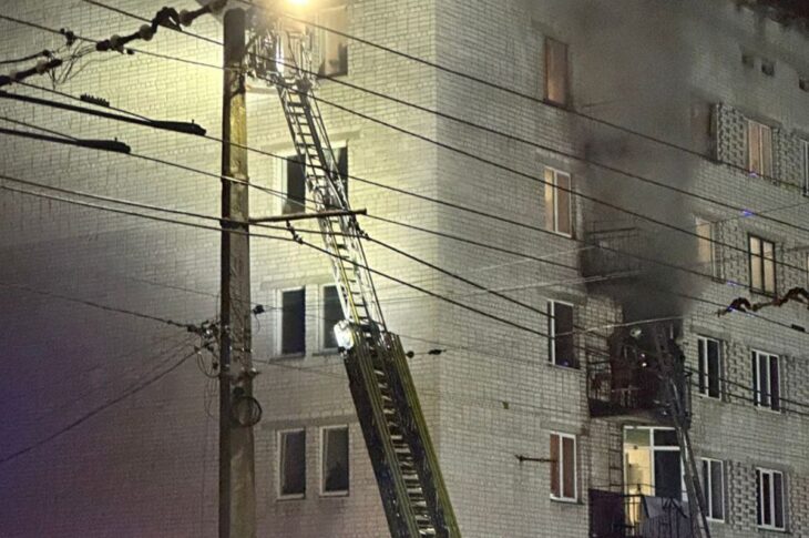 Події - Пожежа в гуртожитку Житомира: студенти отруїлися чадним димом