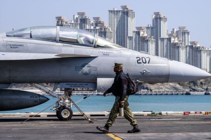 Новини світу - США втратили винищувач і вертоліт у Південнокитайському морі