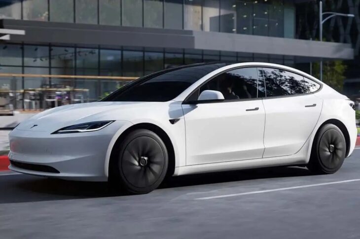 Авто новини - Tesla представила дві дешеві версії власних авто