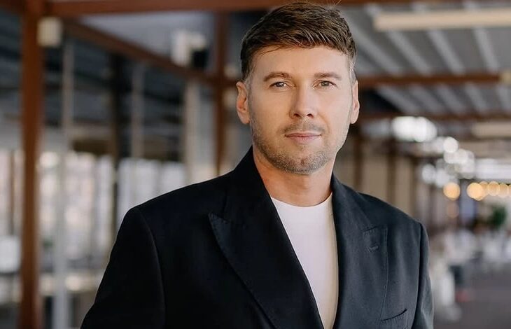 Новини культури - У дім українського режисера Олексія Комаровського влучив ворожий дрон