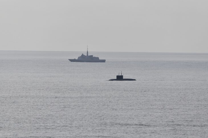 Новини світу - У Франції через аварію спливла російська субмарина