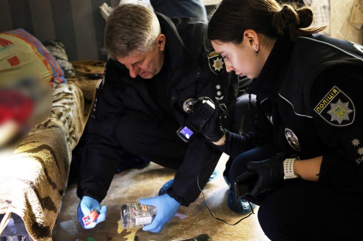 Новини України - У Миколаєві в квартирі знайшли двох мертвих дітей