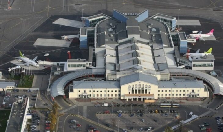 Новини світу - У Вільнюсі закривали аеропорт через метеокулі з Білорусі