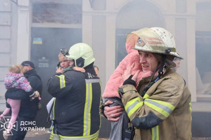 Новини України - Удар по дитсадку в Харкові: президент показав фото