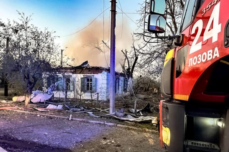Новини України - В Лозовій четверо поранених через удар російської бомби