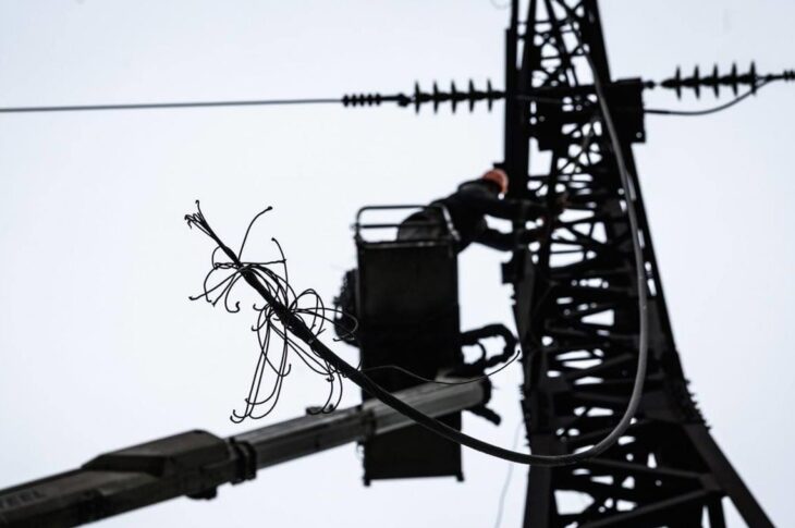 Новини України - В Україні нові відключення через обстріли і негоду