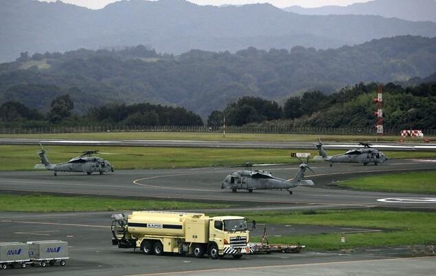 Новини світу - В Японії три військові гелікоптери США здійснили аварійну посадку