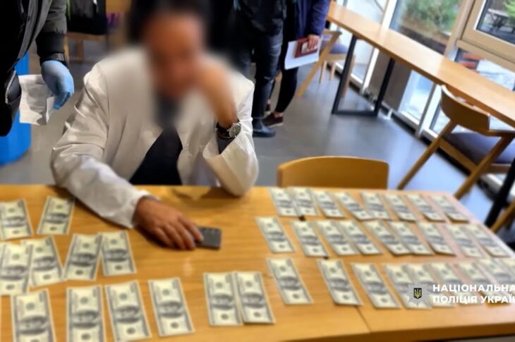 7 тисяч доларів за «медлегенду» для уникнення мобілізації: в Одесі Нацполіція затримала лікаря