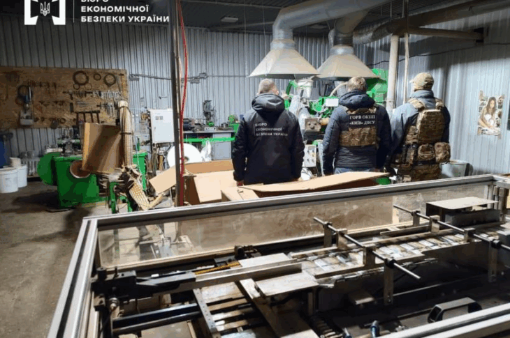 Новини України - БЕБ викрило підпільну тютюнову фабрику на Буковині