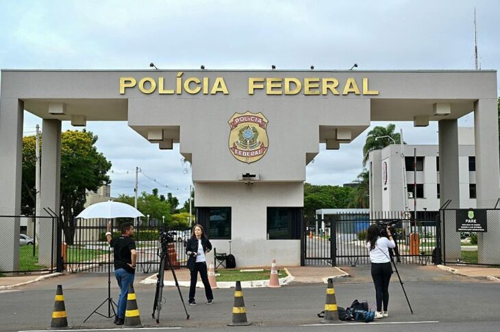 Новини світу - Експрезидент Бразилії намагався зламати електронний браслет паяльником