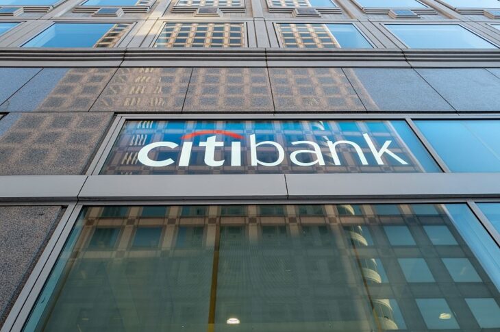 Новини світу - FT: Путін дозволив американському Citibank піти з Росії
