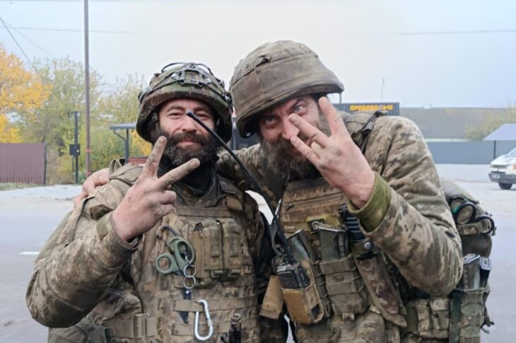 Новини України - Понад 160 діб утримували позицію: Зеленський нагородив двох воїнів